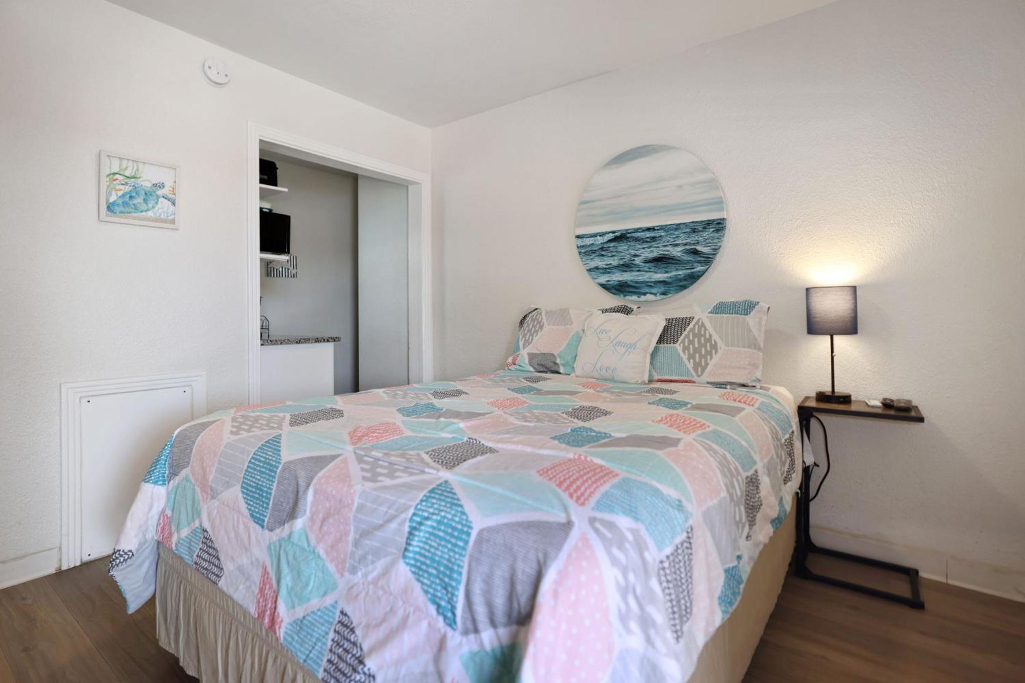 Sun Island Motel St. Pete Beach Esterno foto