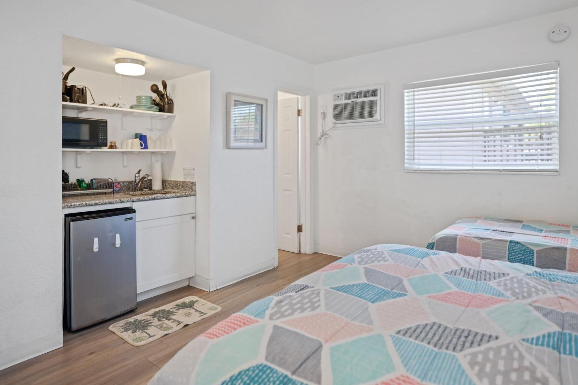 Sun Island Motel St. Pete Beach Esterno foto