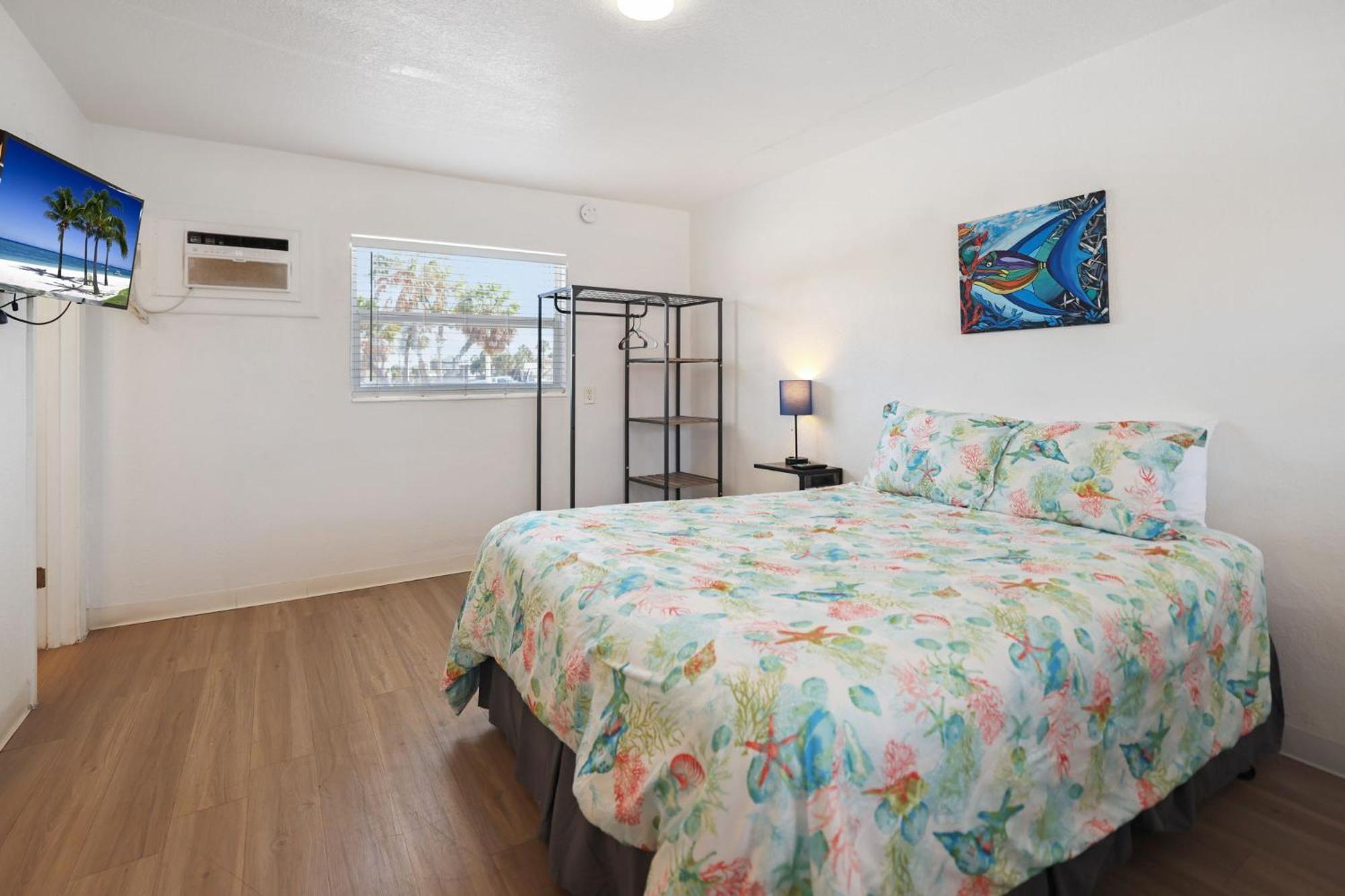 Sun Island Motel St. Pete Beach Esterno foto
