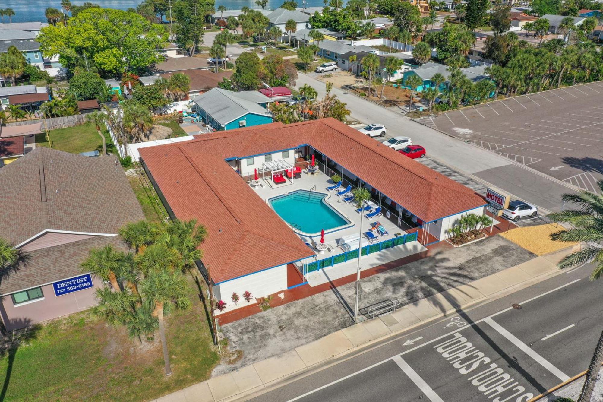 Sun Island Motel St. Pete Beach Esterno foto