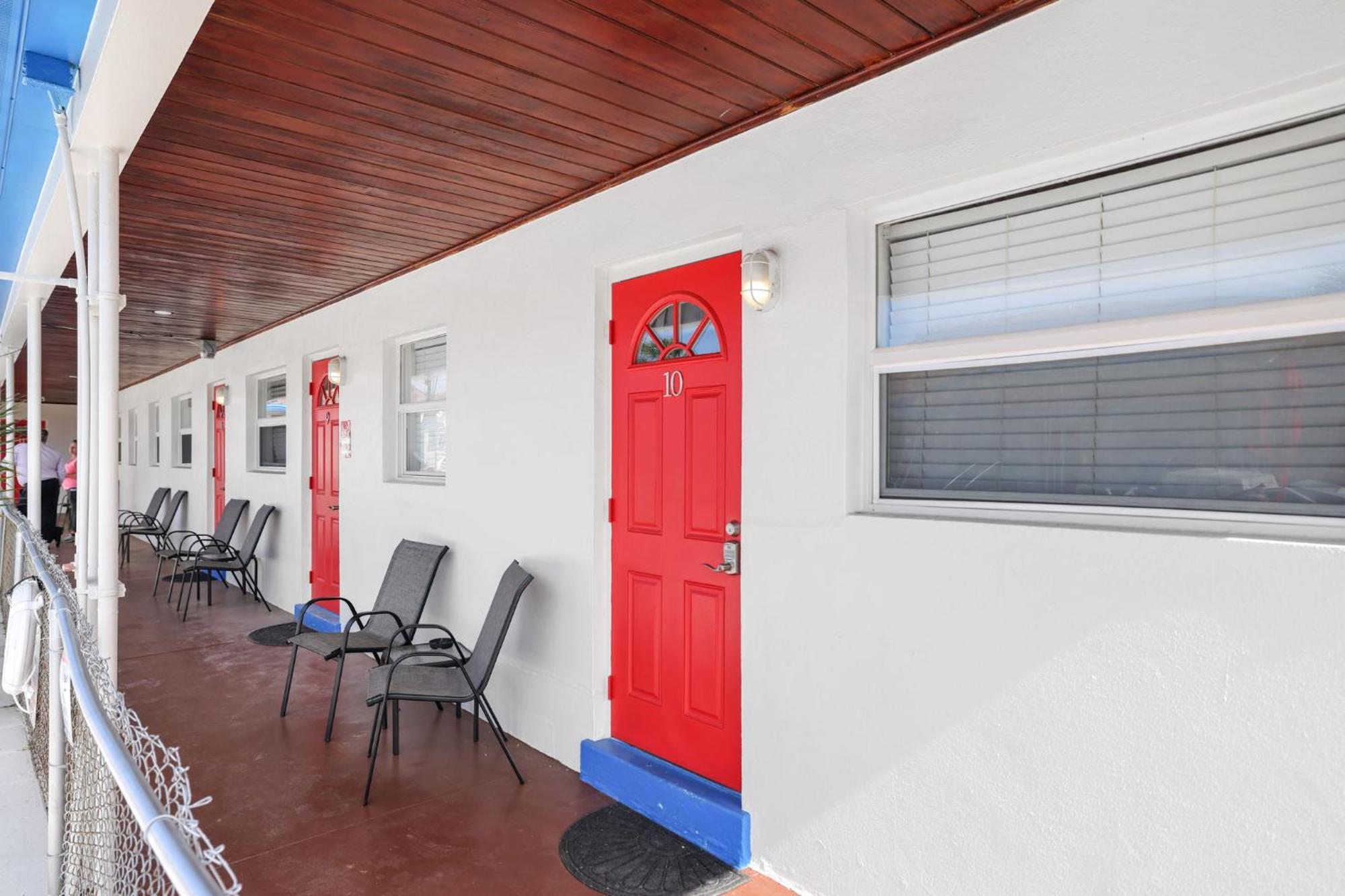 Sun Island Motel St. Pete Beach Esterno foto