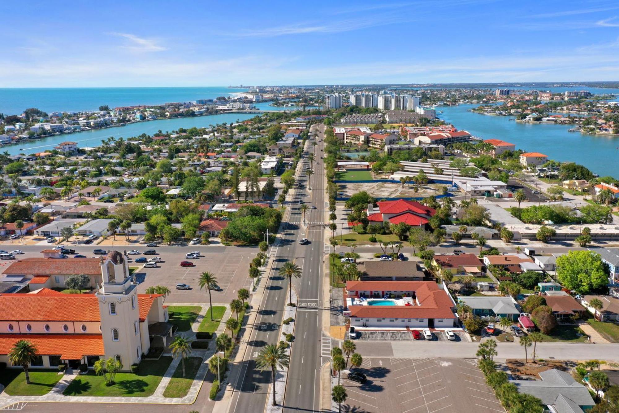 Sun Island Motel St. Pete Beach Esterno foto