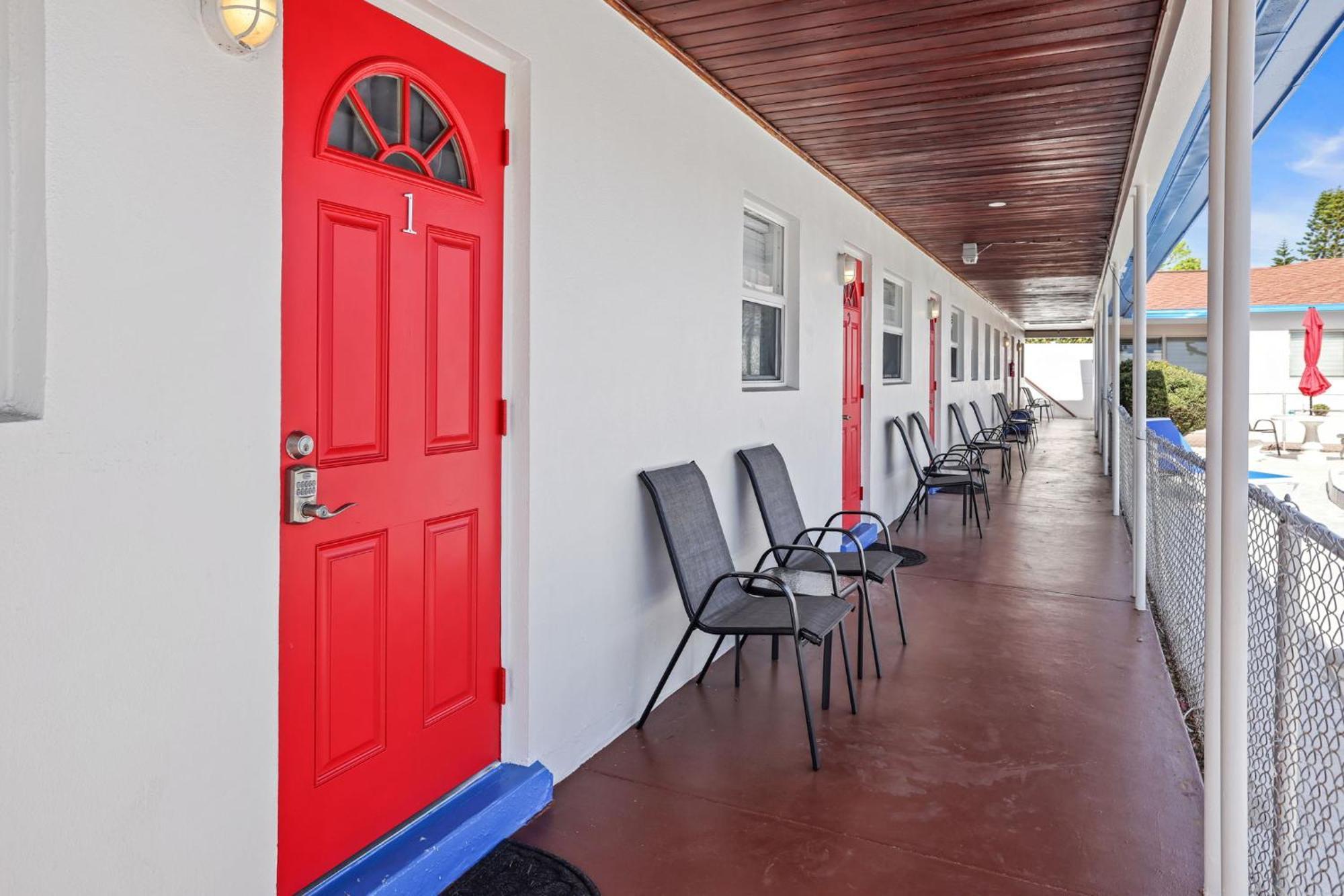 Sun Island Motel St. Pete Beach Esterno foto