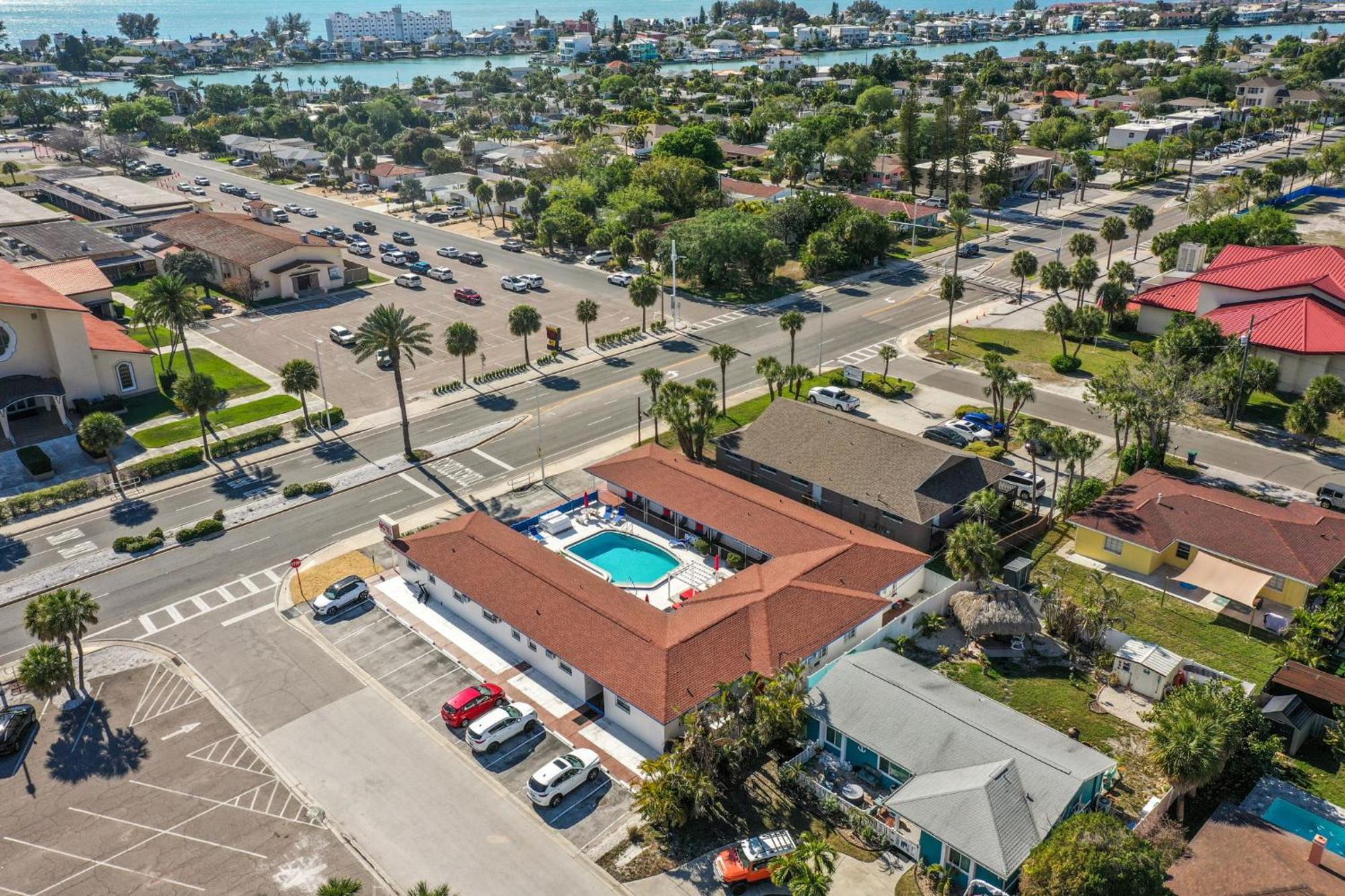 Sun Island Motel St. Pete Beach Esterno foto