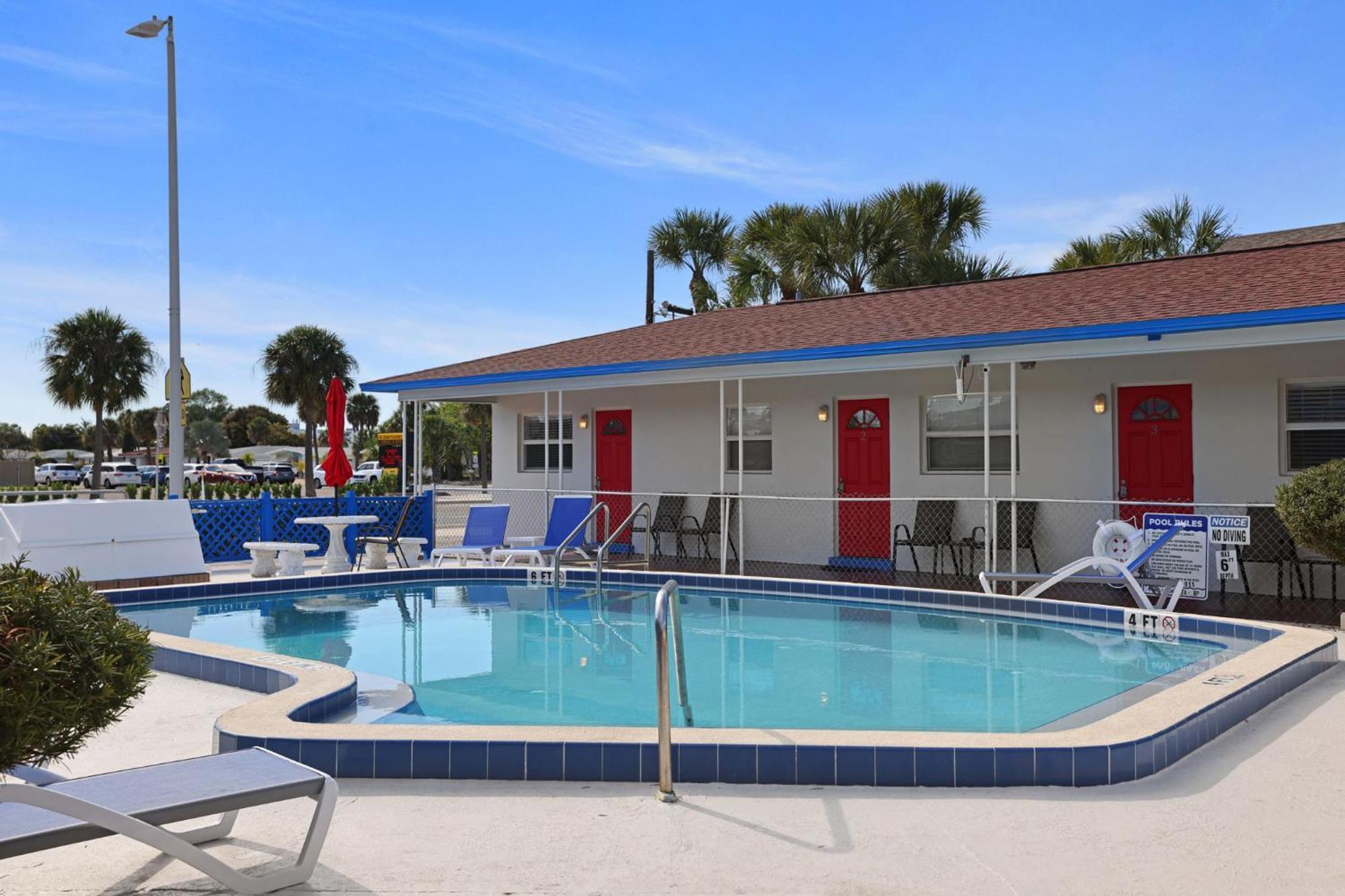 Sun Island Motel St. Pete Beach Esterno foto