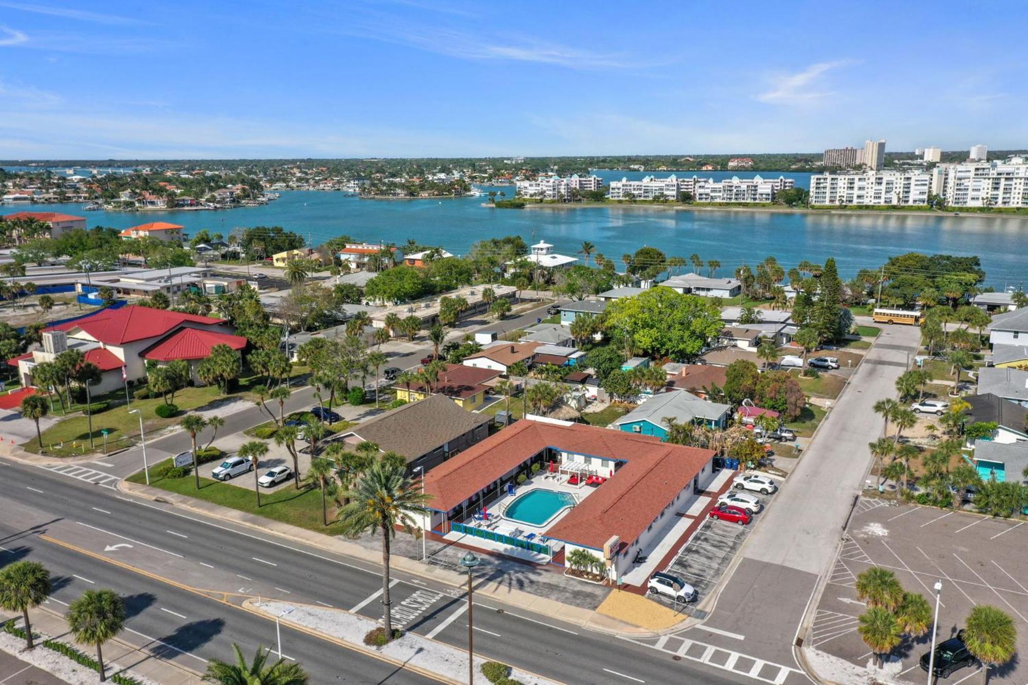 Sun Island Motel St. Pete Beach Esterno foto